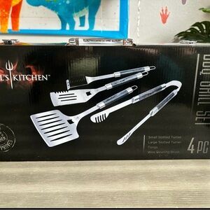 Hell’s Kitchen 4 Pc BBQ Grill Set